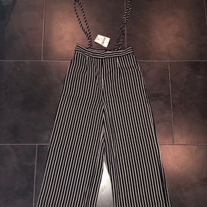 PinStripe Sleek Jumper/Overalls !